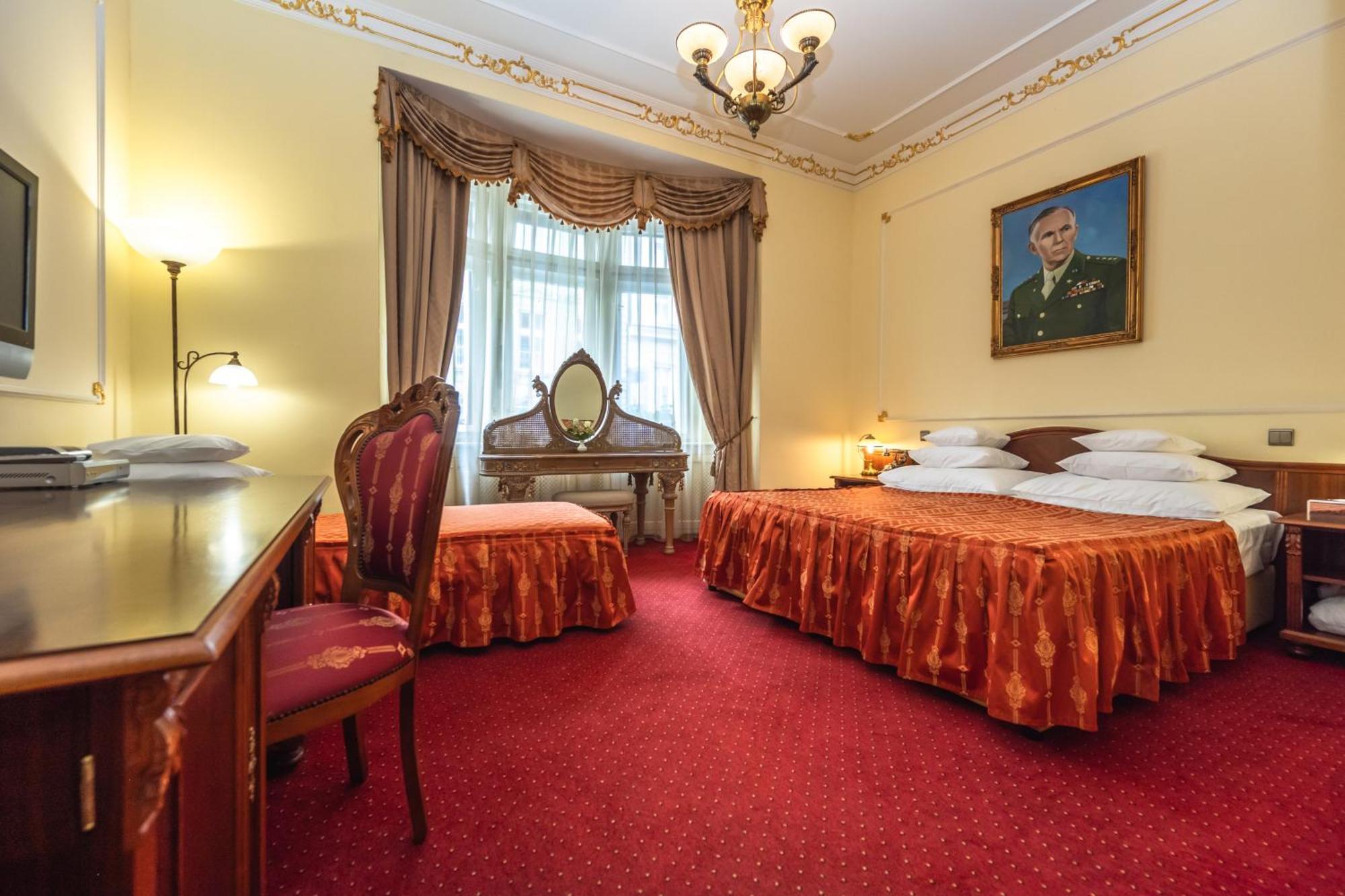 Hotel General Old Town Прага Екстер'єр фото