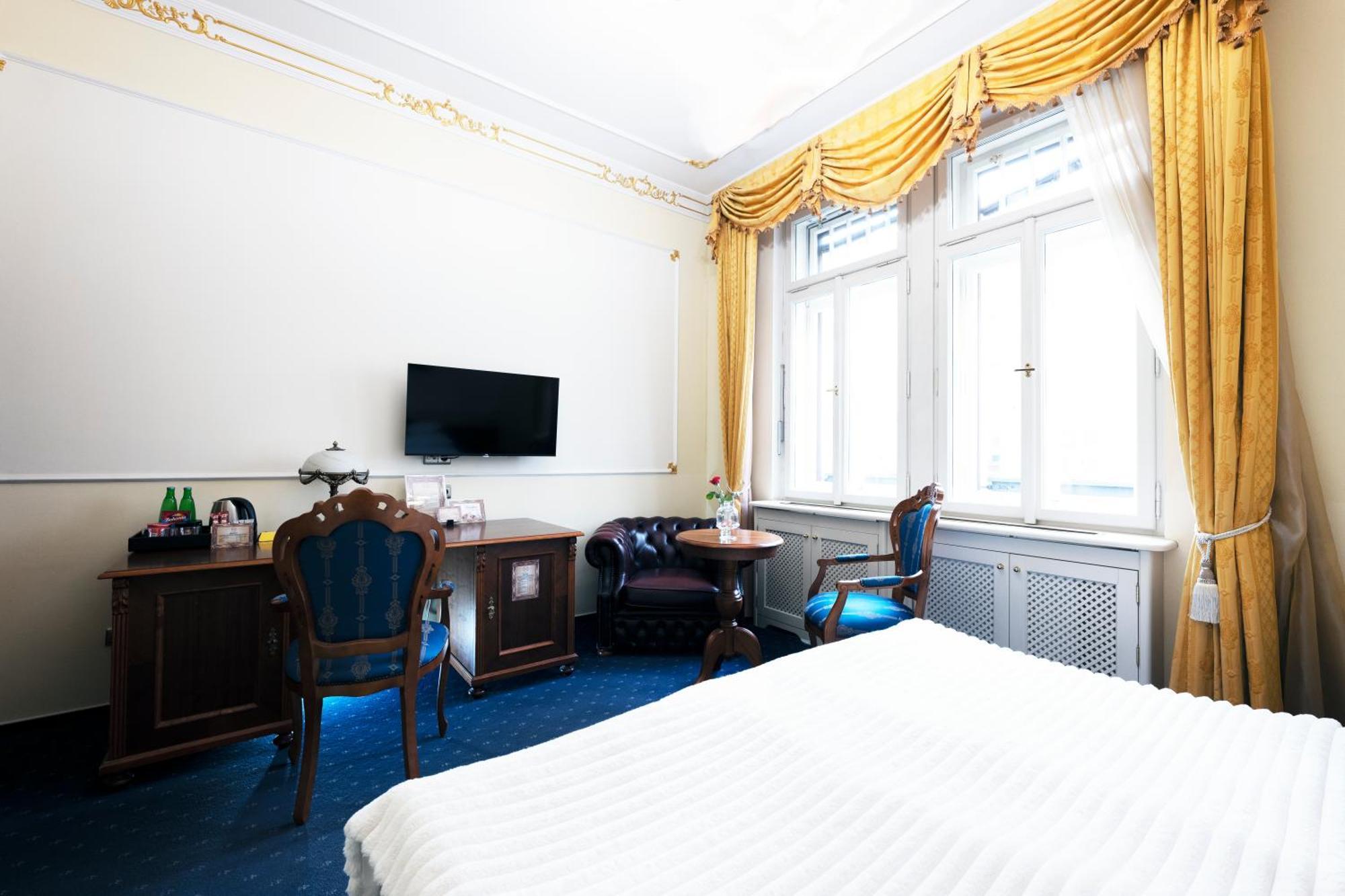 Hotel General Old Town Прага Екстер'єр фото